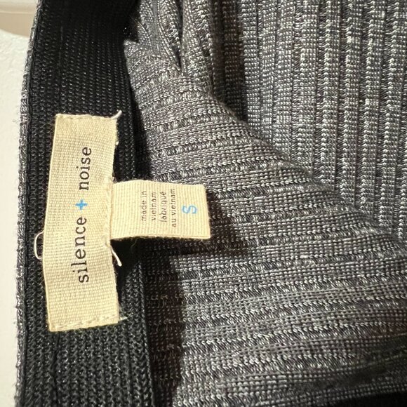 Urban Outfitters Silence + Noise gray pencil skirt w/zip back + slit (size s) - Picture 4 of 6